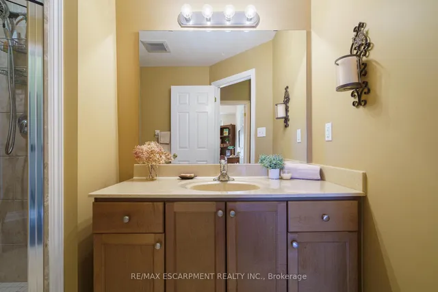 Additional image 26 of 4000 Creekside Dr Unit 405