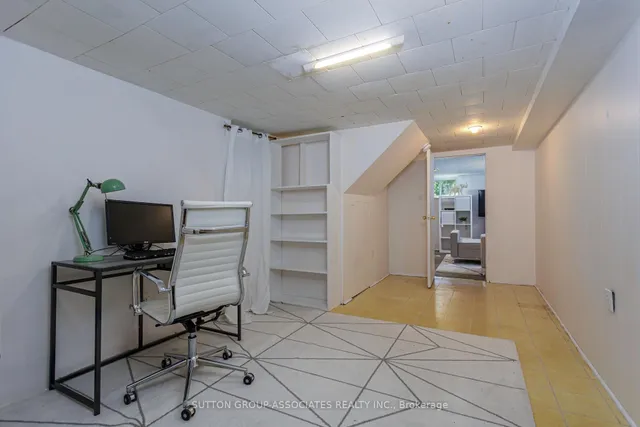 Additional image 28 of 8 Monkton Ave