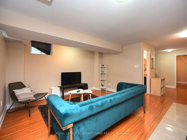 Additional image 43 of 906 Oasis Dr