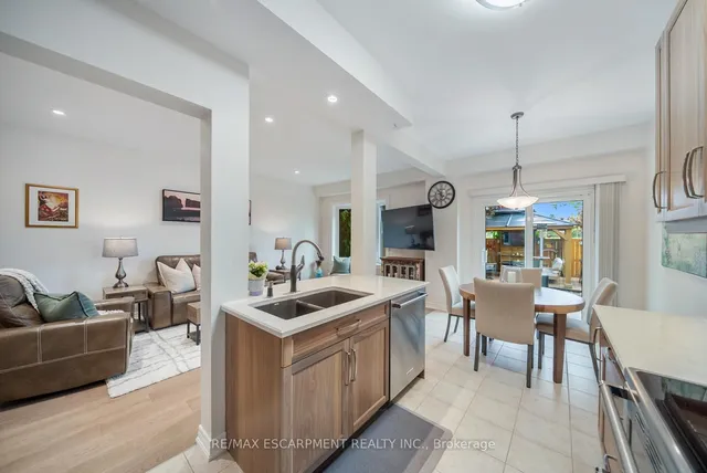 Additional image 17 of 16 OLIVIA Pl