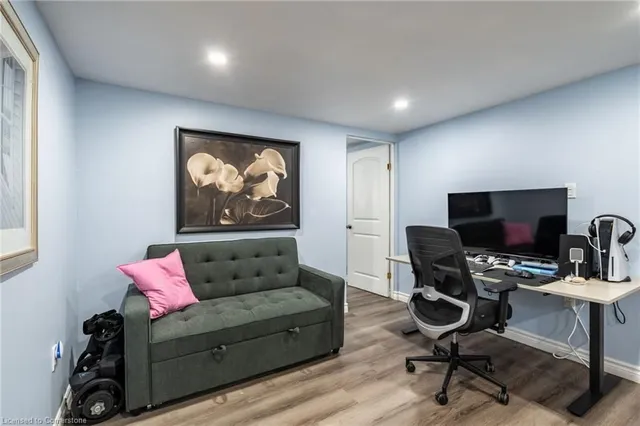 Additional image 22 of 112 Greeningdon Dr