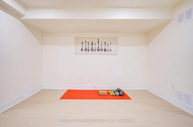 Additional image 42 of 219 Logan Ave