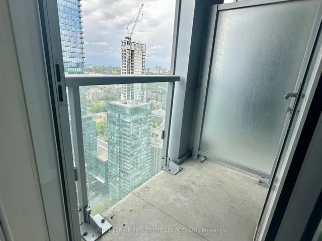Additional image 8 of 1 Yorkville Ave Unit 3903