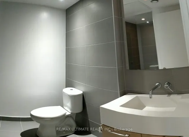 Additional image 10 of 560 King St Unit 604