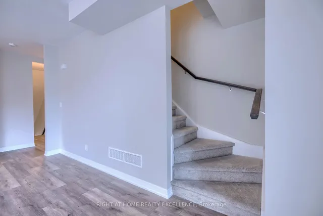 Additional image 15 of 261 Woodbine Ave Unit 28