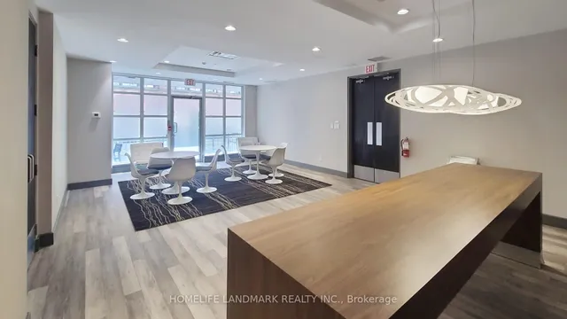 Additional image 40 of 23 Brant St Unit 712