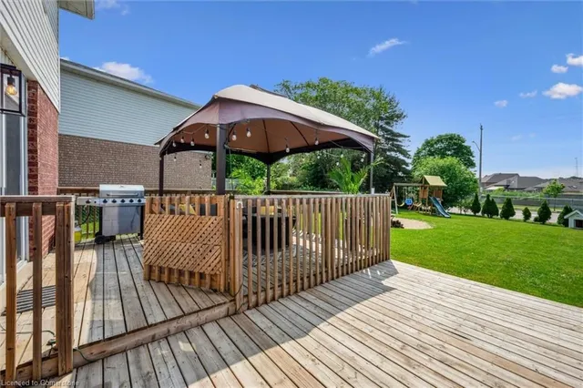 Additional image 30 of 55 Schueller St