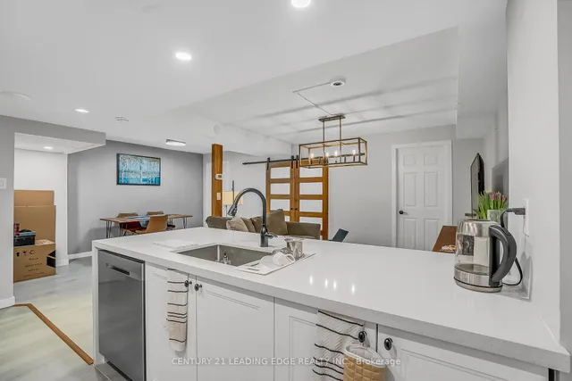 Additional image 8 of 705 King St Unit 805