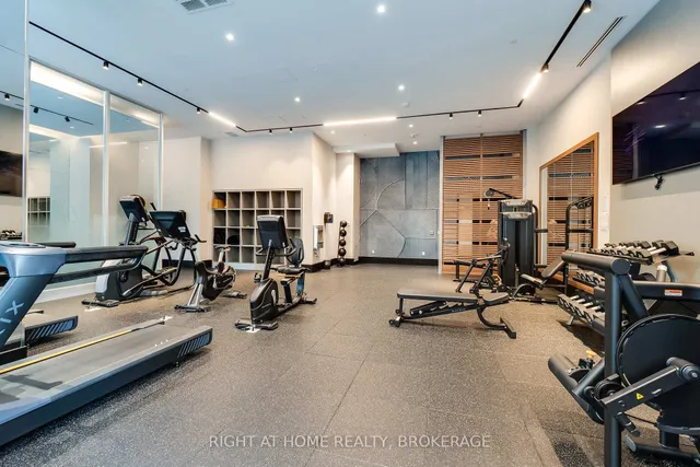 Additional image 32 of 250 Lawrence Ave Unit 724