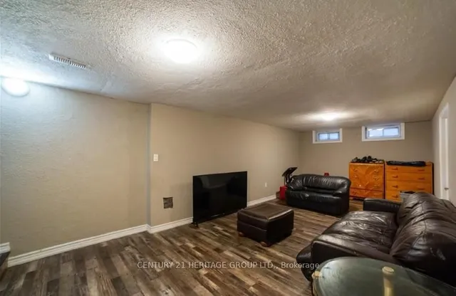 Additional image 23 of 10 Esquire Pl