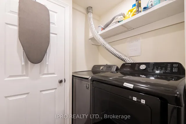 Additional image 40 of 923 Penson Cres