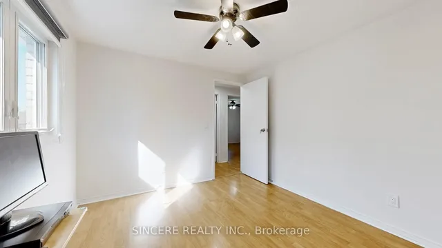 Additional image 24 of 25 Greybeaver Tr