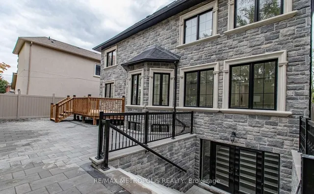 Additional image 21 of 50 Bellefontaine St