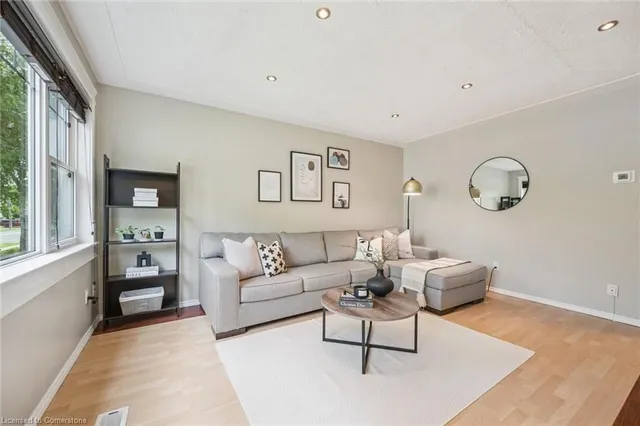 Additional image 5 of 87 Barbara Cres