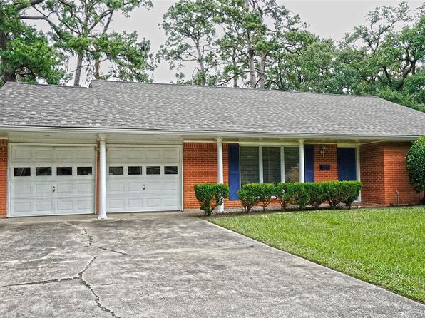 10214 Brooktree Dr, Houston, TX 77043
