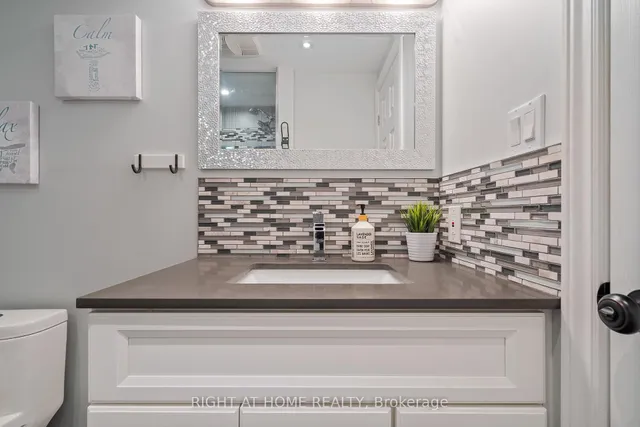 Additional image 28 of 2448 Malcolm Cres