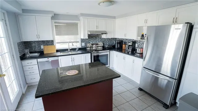 Additional image 16 of 53 Sandwell Crt