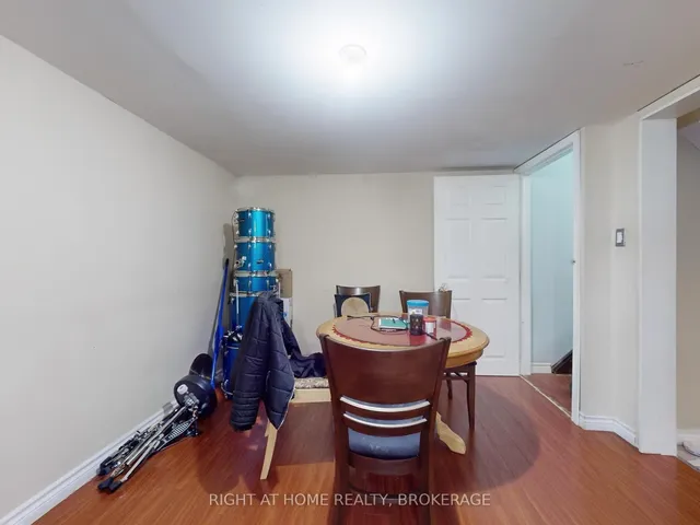 Additional image 31 of 3339 Victory Cres