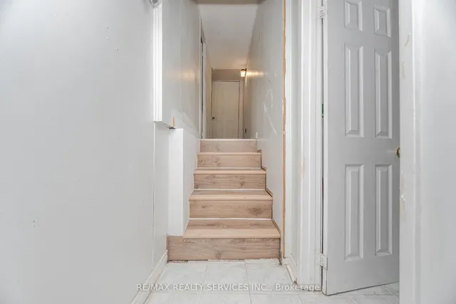 Additional image 36 of 4 Hinchley Wood Grve