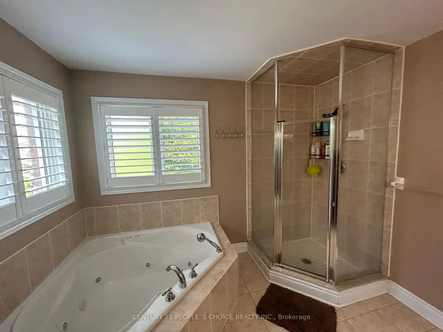 Additional image 47 of 128 Mount Royal Circ