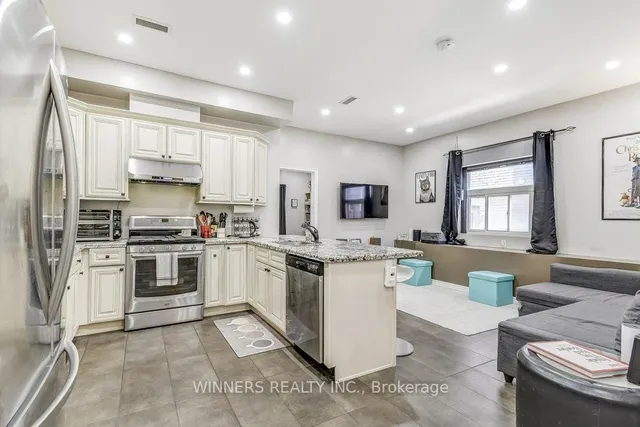 Additional image 8 of 130 Wellington St Unit 101