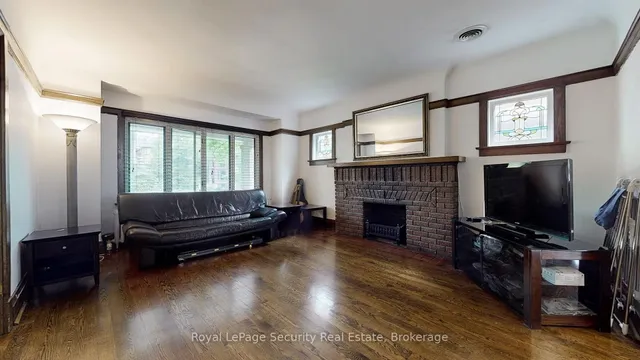 Additional image 13 of 35 Regal Rd