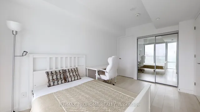 Additional image 20 of 501 Yonge St Unit 1612