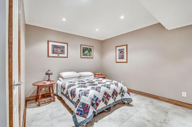 Additional image 20 of 690 York Rd