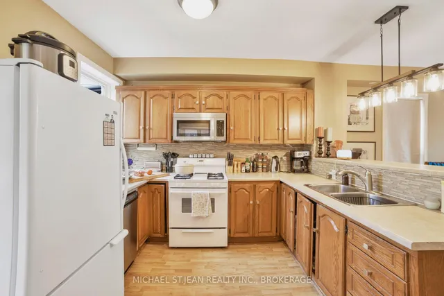 Additional image 17 of 461 Main St