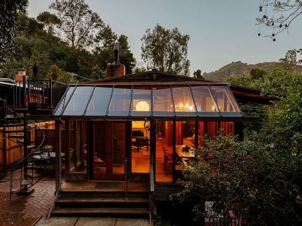 10412 Hebron Ln, Los Angeles, CA 90077