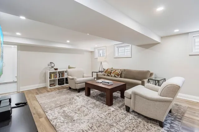 Additional image 22 of 2109 Wellington Ave