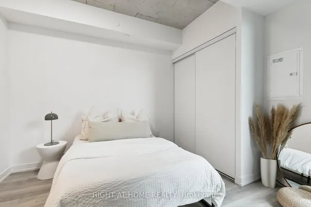 Additional image 20 of 28 Eastern Ave Unit 401