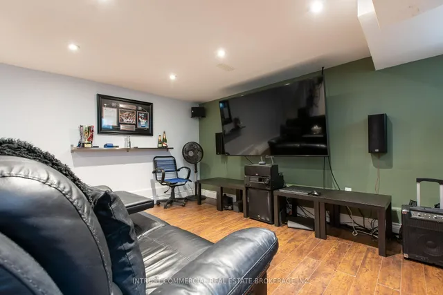 Additional image 26 of 398 Leslie St