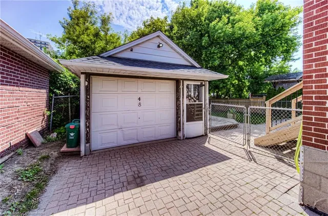 Additional image 47 of 48 Ellis Ave