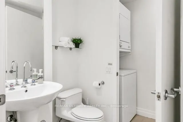 Additional image 15 of 500 Queens Quay Unit 607