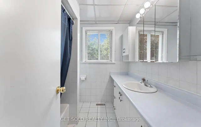 Additional image 31 of 40 Bankfield Dr