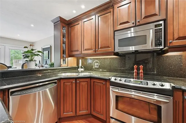 Additional image 5 of 2166 Headon Rd Unit 10