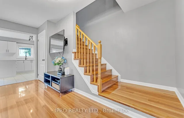 Additional image 12 of 26 Silo Crt