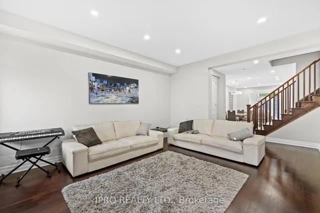 Additional image 8 of 923 Penson Cres