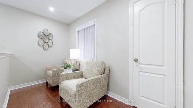 Additional image 24 of 59 Pogonia St