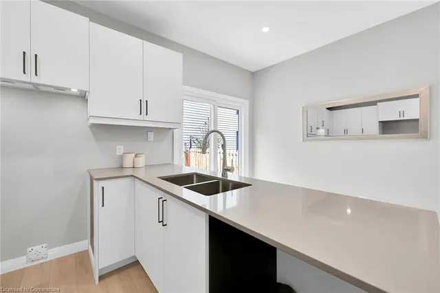 Additional image 16 of 517 Hughson St