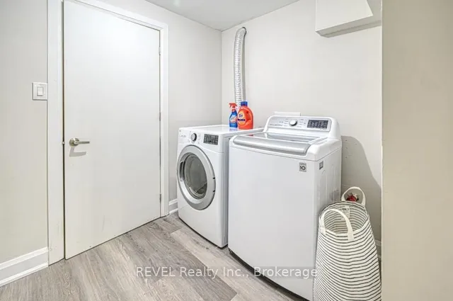 Additional image 48 of 401 Schreyer Cres