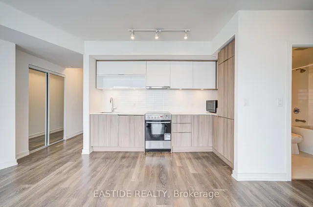 Additional image 10 of 159 Wellesley St Unit 3301