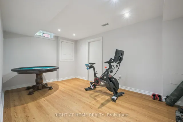 Additional image 25 of 477 Farlow Cres