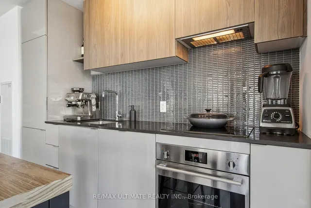 Additional image 29 of 161 Roehampton Ave Unit 601