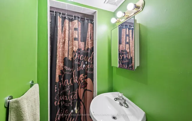 Additional image 38 of 33 Merton Rd