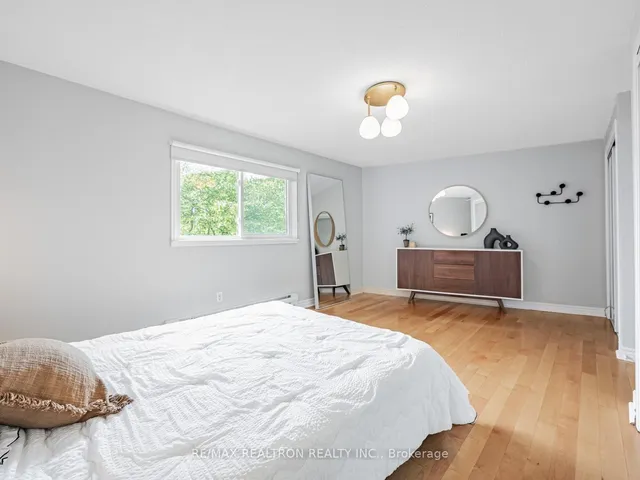 Additional image 25 of 2 Carol Wrenway