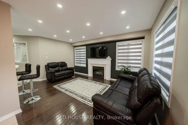 Additional image 21 of 46 Passfield Tr