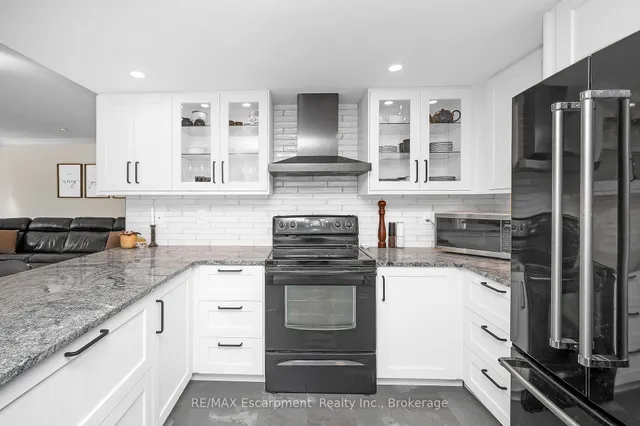 Additional image 14 of 22 Waterford Cres