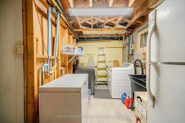 Additional image 31 of 15 Penetang Cres